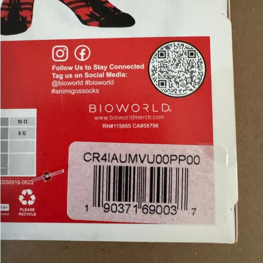 MARVEL DEADPOOL Crew Socks NIP Sock Size 10 - 13  Ages 14 & Older
